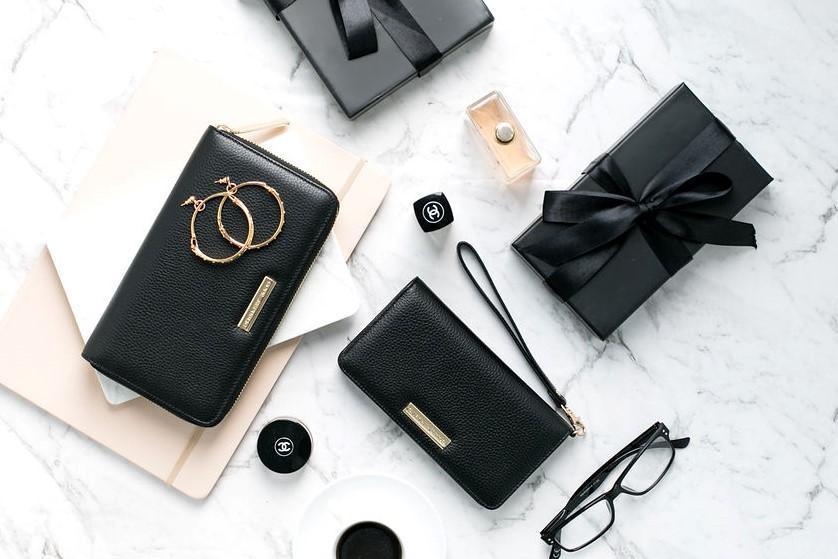 LEATHER PASSPORT & PHONE TRAVEL WALLET - Image 6